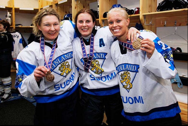 Suomi voitti pronssia jääkiekon MM-kisoissa 2009.